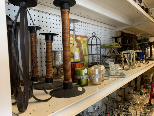 CANDLES & CANDLE HOLDERS